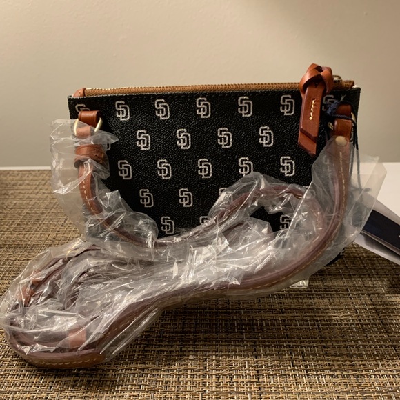 D&B Padres top zip crossbody - Picture 2 of 2